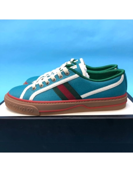 FashionStatement,GUCCI,IconicStyle,ItalianCraftsmanship,LuxuryFootwear,SNEAKER