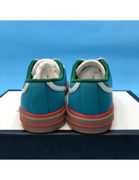 FashionStatement,GUCCI,IconicStyle,ItalianCraftsmanship,LuxuryFootwear,SNEAKER