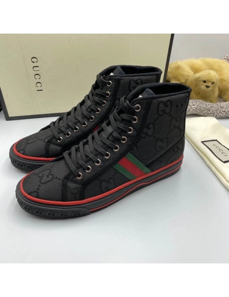 FashionStatement,GUCCI,IconicStyle,ItalianCraftsmanship,LuxuryFootwear,SNEAKER