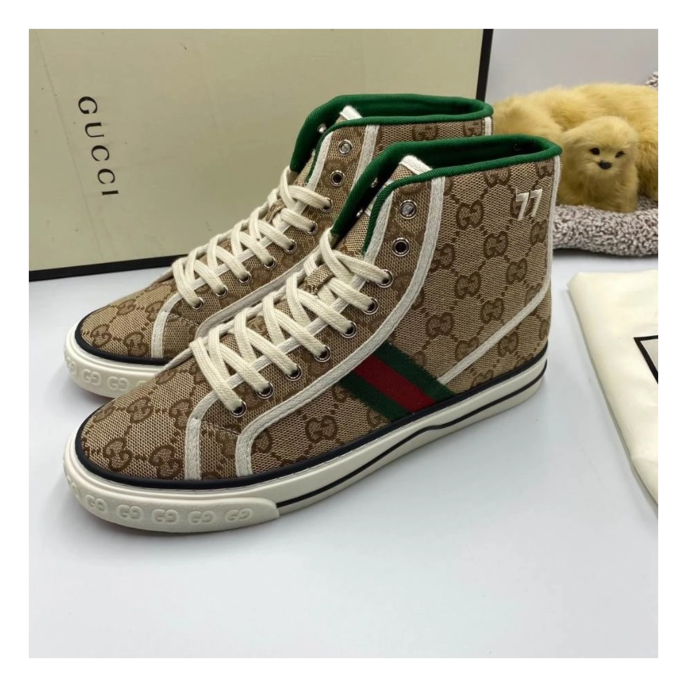 FashionStatement,GUCCI,IconicStyle,ItalianCraftsmanship,LuxuryFootwear,SNEAKER