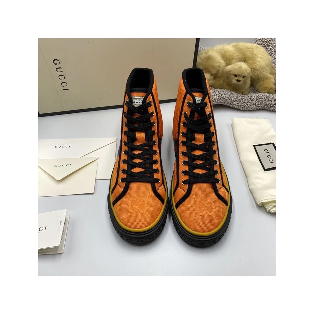 GUCCI,IconicStyle,ItalianCraftsmanship,LOW-TOP,LuxuryFootwear,SNEAKER