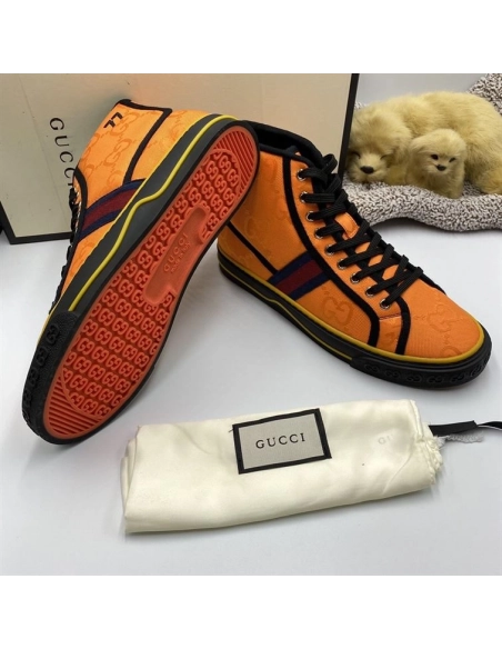 GUCCI,IconicStyle,ItalianCraftsmanship,LOW-TOP,LuxuryFootwear,SNEAKER