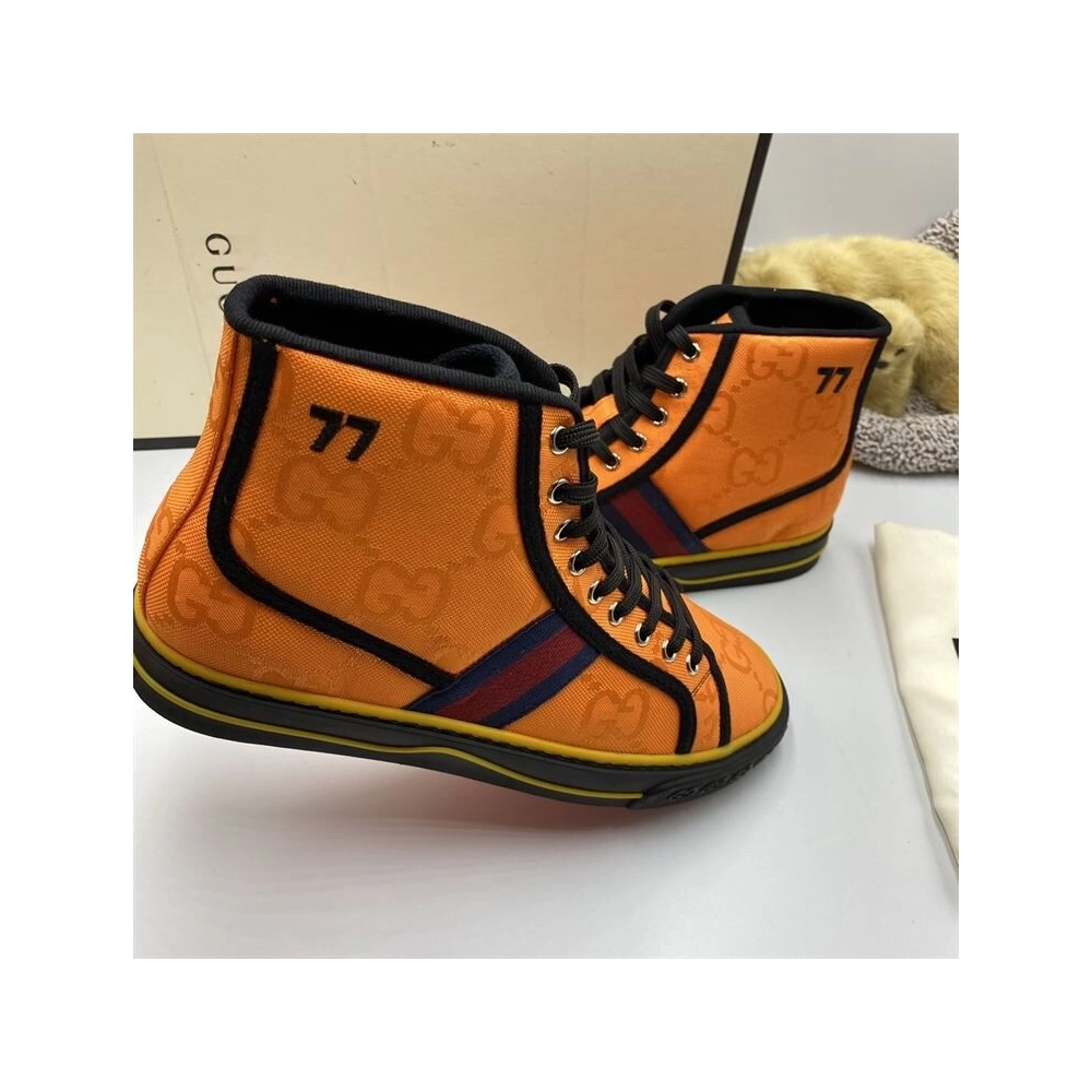 GUCCI,IconicStyle,ItalianCraftsmanship,LOW-TOP,LuxuryFootwear,SNEAKER