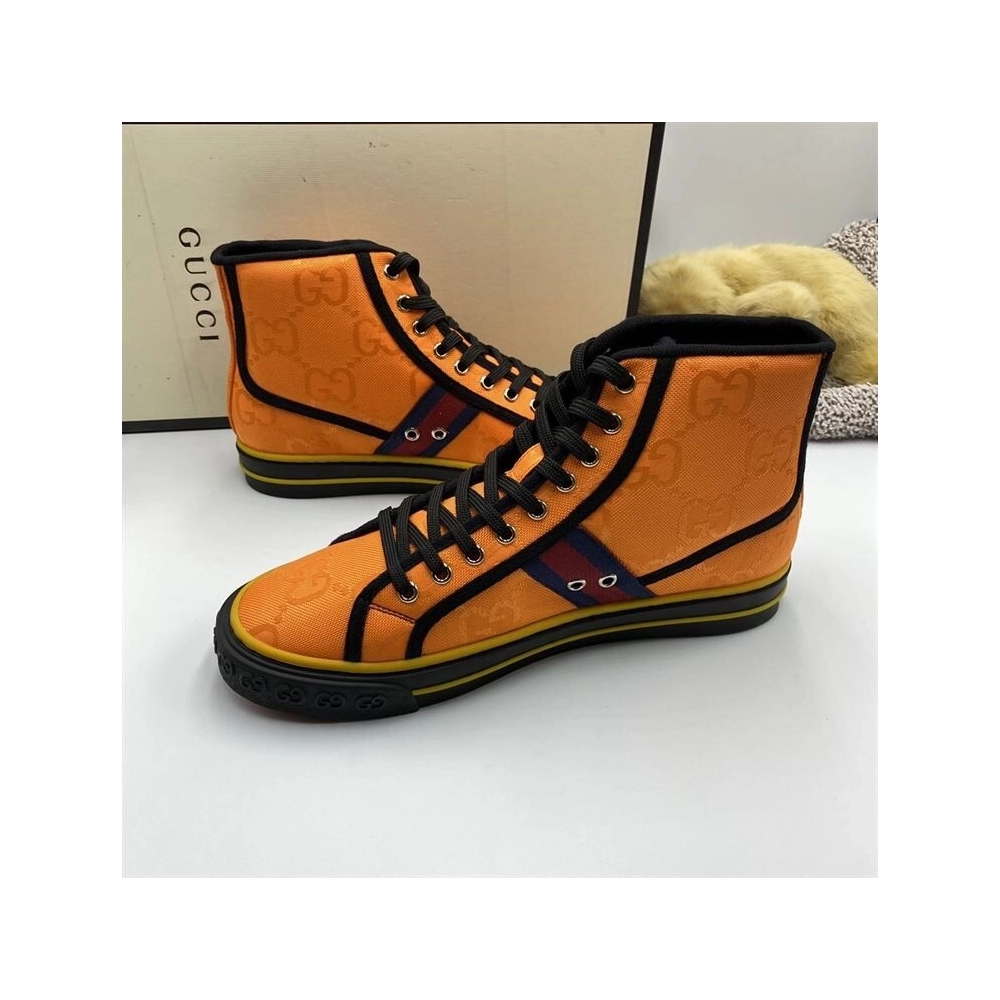 GUCCI,IconicStyle,ItalianCraftsmanship,LOW-TOP,LuxuryFootwear,SNEAKER