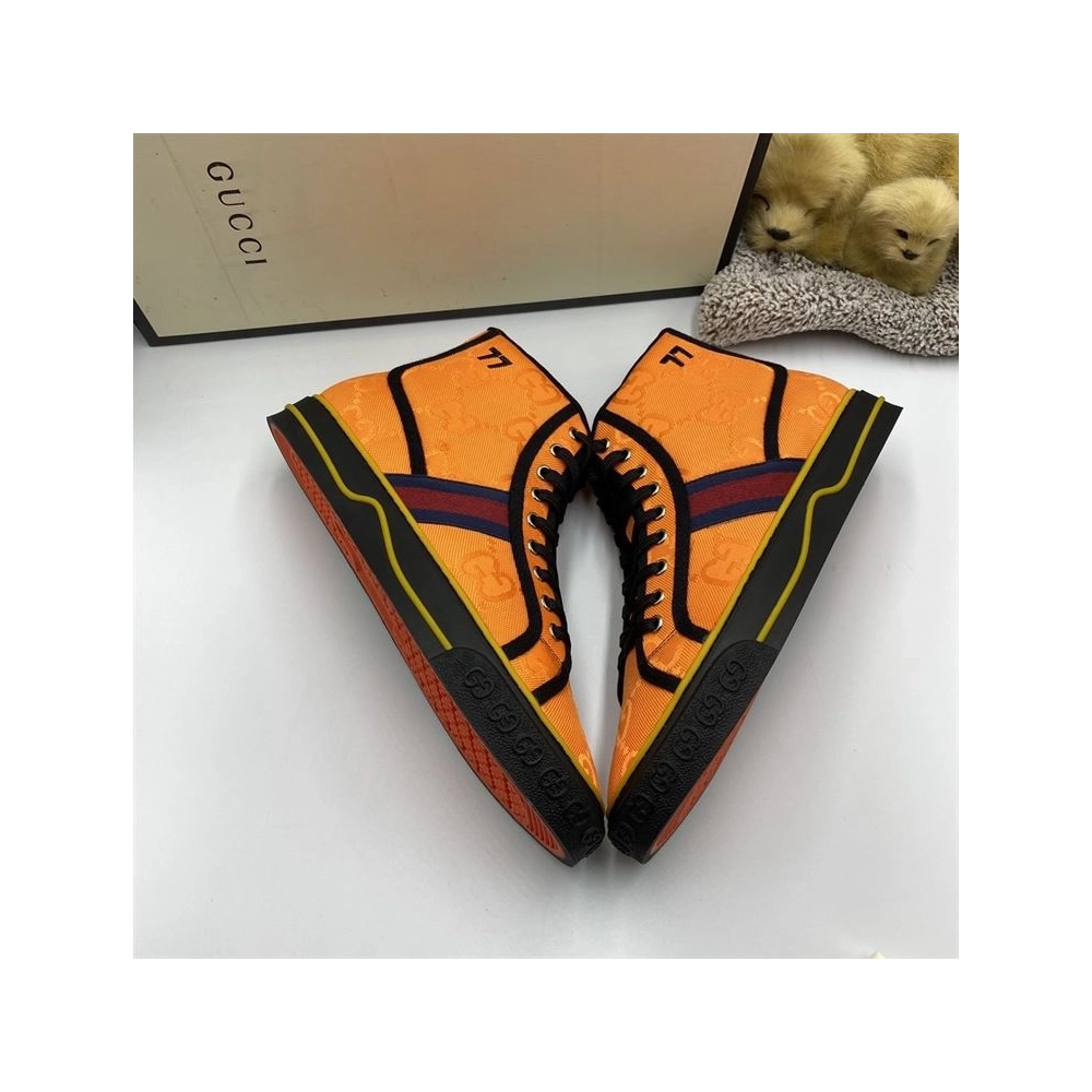 GUCCI,IconicStyle,ItalianCraftsmanship,LOW-TOP,LuxuryFootwear,SNEAKER