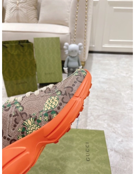 FashionStatement,GUCCI,IconicStyle,ItalianCraftsmanship,LuxuryFootwear,SNEAKER
