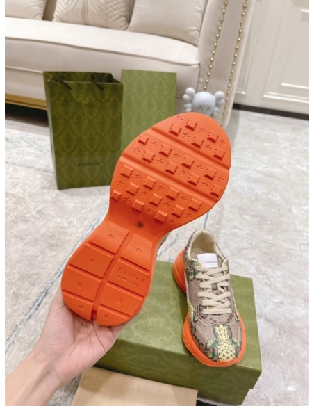 FashionStatement,GUCCI,IconicStyle,ItalianCraftsmanship,LuxuryFootwear,SNEAKER