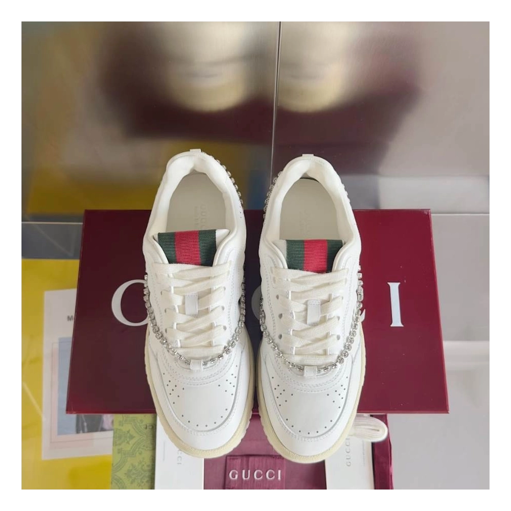FashionStatement,GUCCI,IconicStyle,ItalianCraftsmanship,LuxuryFootwear,SNEAKER