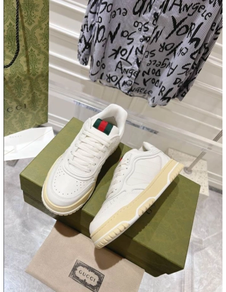 FashionStatement,GUCCI,IconicStyle,ItalianCraftsmanship,LuxuryFootwear,SNEAKER