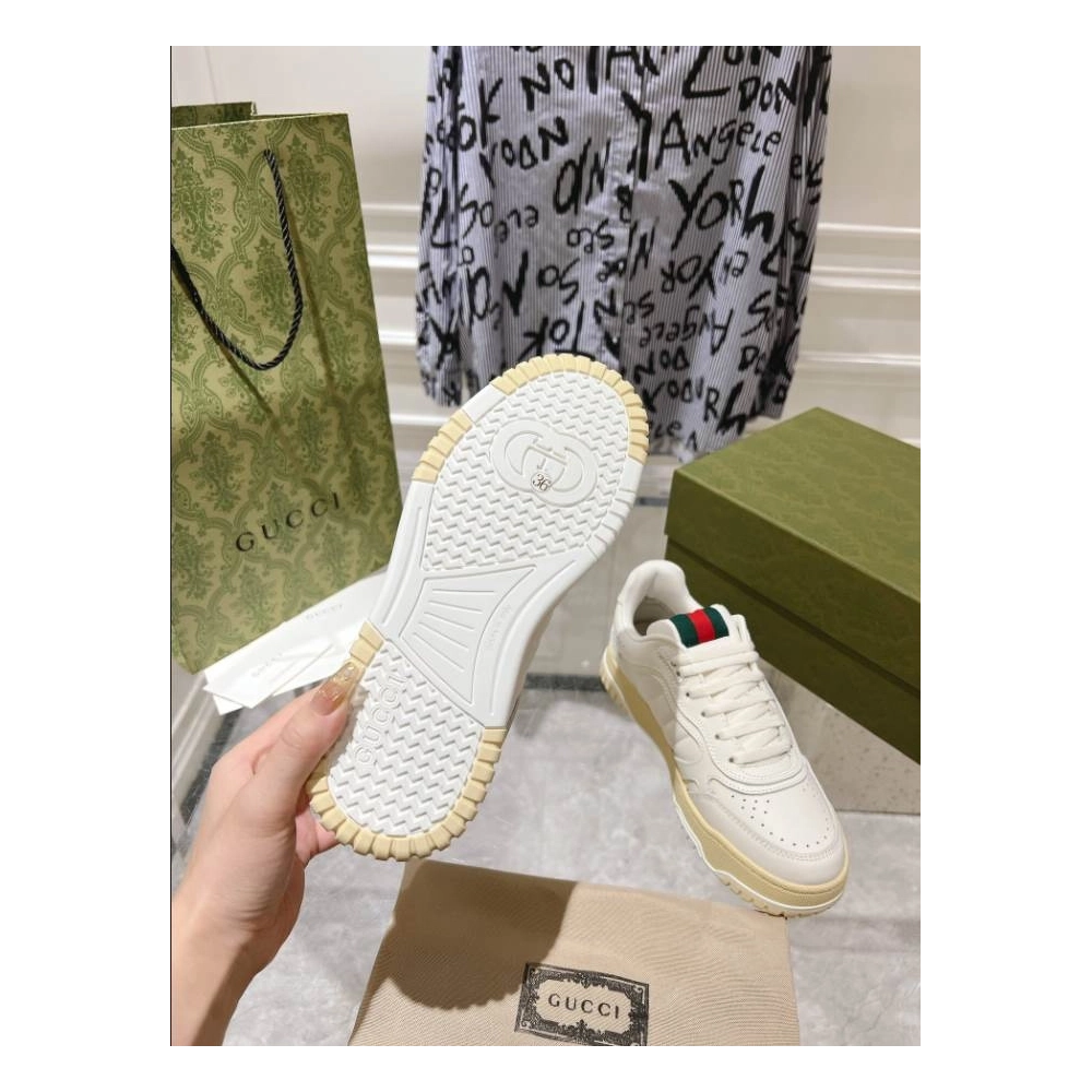 FashionStatement,GUCCI,IconicStyle,ItalianCraftsmanship,LuxuryFootwear,SNEAKER