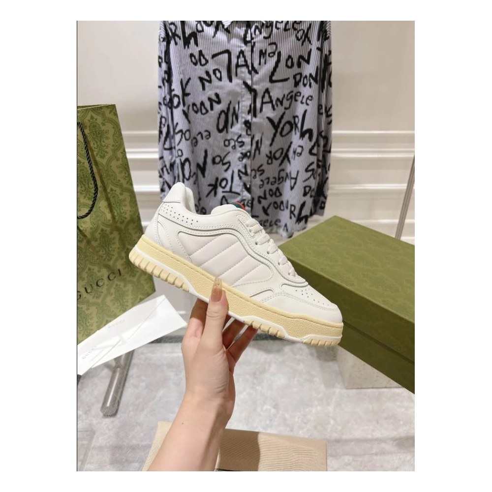 FashionStatement,GUCCI,IconicStyle,ItalianCraftsmanship,LuxuryFootwear,SNEAKER