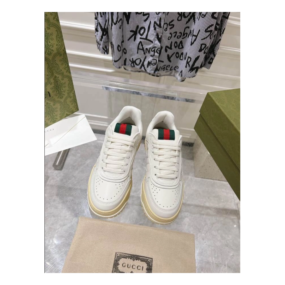 FashionStatement,GUCCI,IconicStyle,ItalianCraftsmanship,LuxuryFootwear,SNEAKER