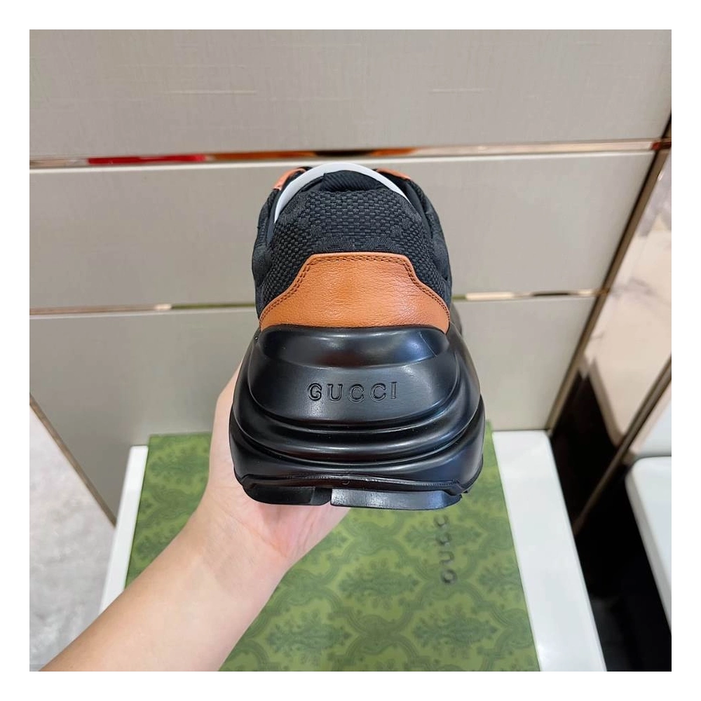 FashionStatement,GUCCI,IconicStyle,ItalianCraftsmanship,LuxuryFootwear,SNEAKER