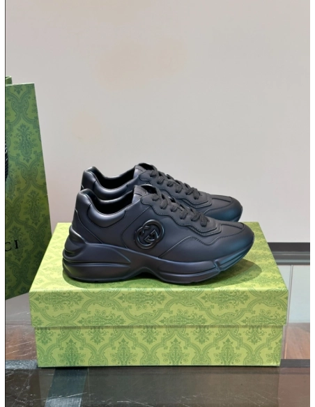 FashionStatement,GUCCI,IconicStyle,ItalianCraftsmanship,LuxuryFootwear,SNEAKER