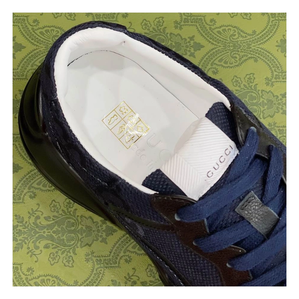 FashionStatement,GUCCI,IconicStyle,ItalianCraftsmanship,LuxuryFootwear,SNEAKER