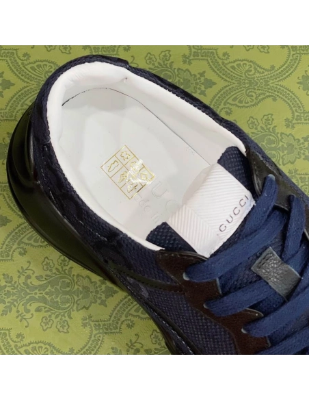 FashionStatement,GUCCI,IconicStyle,ItalianCraftsmanship,LuxuryFootwear,SNEAKER