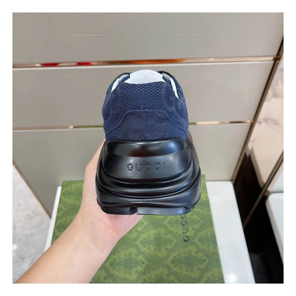 FashionStatement,GUCCI,IconicStyle,ItalianCraftsmanship,LuxuryFootwear,SNEAKER