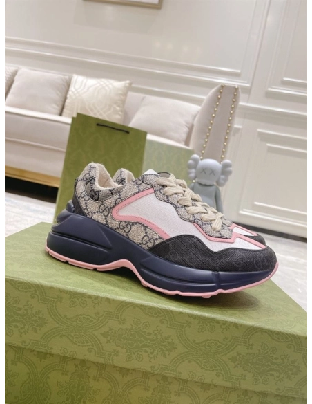 FashionStatement,GUCCI,IconicStyle,ItalianCraftsmanship,LuxuryFootwear,SNEAKER