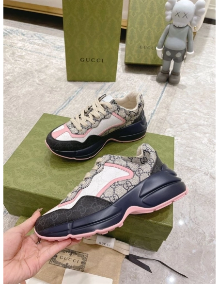 FashionStatement,GUCCI,IconicStyle,ItalianCraftsmanship,LuxuryFootwear,SNEAKER
