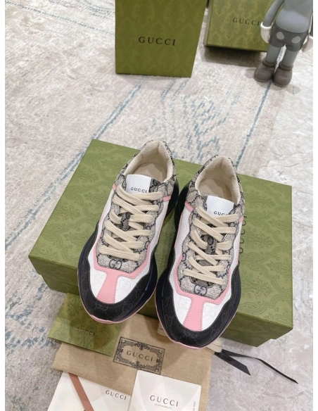 FashionStatement,GUCCI,IconicStyle,ItalianCraftsmanship,LuxuryFootwear,SNEAKER
