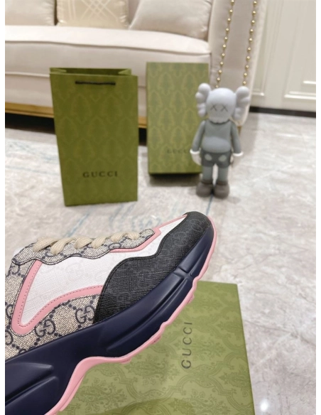 FashionStatement,GUCCI,IconicStyle,ItalianCraftsmanship,LuxuryFootwear,SNEAKER
