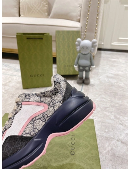 FashionStatement,GUCCI,IconicStyle,ItalianCraftsmanship,LuxuryFootwear,SNEAKER