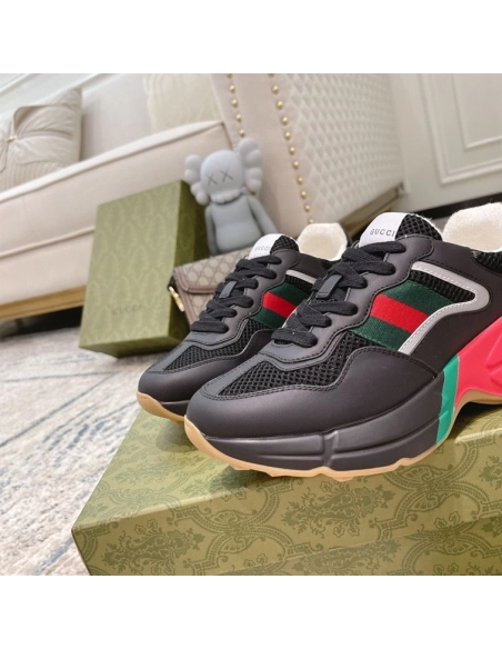 FashionStatement,GUCCI,IconicStyle,ItalianCraftsmanship,LuxuryFootwear,SNEAKER