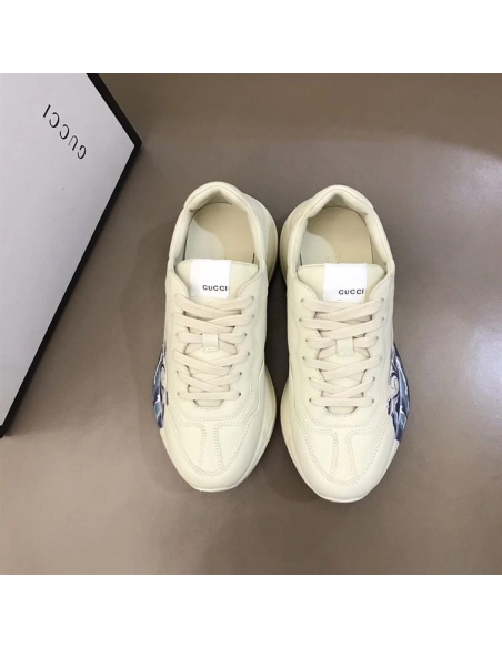 FashionStatement,GUCCI,IconicStyle,ItalianCraftsmanship,LuxuryFootwear,SNEAKER