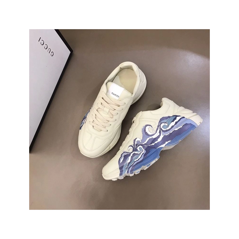 FashionStatement,GUCCI,IconicStyle,ItalianCraftsmanship,LuxuryFootwear,SNEAKER