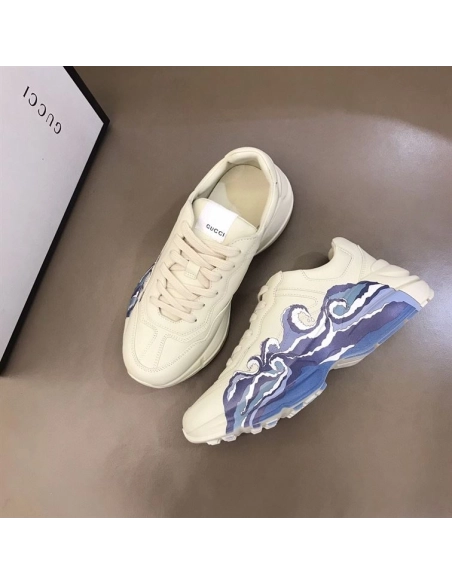 FashionStatement,GUCCI,IconicStyle,ItalianCraftsmanship,LuxuryFootwear,SNEAKER