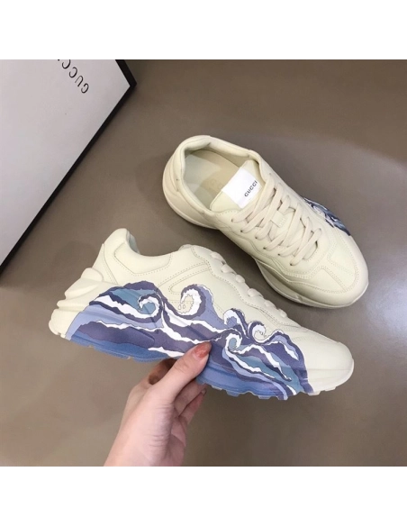 FashionStatement,GUCCI,IconicStyle,ItalianCraftsmanship,LuxuryFootwear,SNEAKER