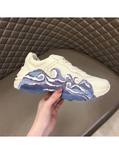 FashionStatement,GUCCI,IconicStyle,ItalianCraftsmanship,LuxuryFootwear,SNEAKER