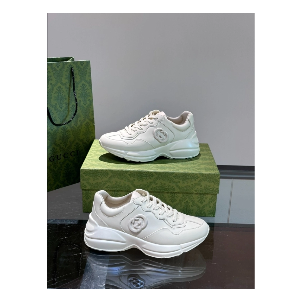 FashionStatement,GUCCI,IconicStyle,ItalianCraftsmanship,LuxuryFootwear,SNEAKER