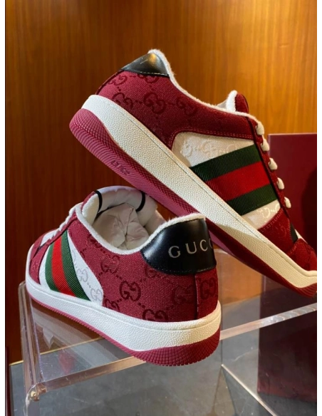 FashionStatement,GUCCI,IconicStyle,ItalianCraftsmanship,LuxuryFootwear,SNEAKER