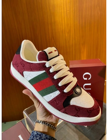 FashionStatement,GUCCI,IconicStyle,ItalianCraftsmanship,LuxuryFootwear,SNEAKER