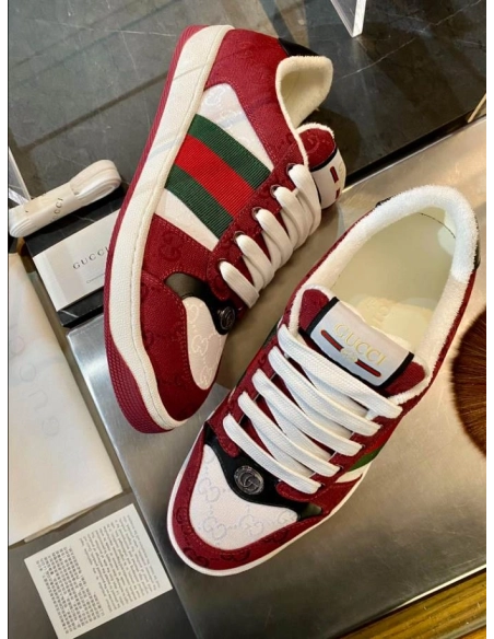 FashionStatement,GUCCI,IconicStyle,ItalianCraftsmanship,LuxuryFootwear,SNEAKER