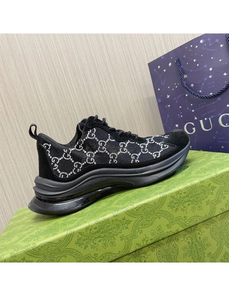 FashionStatement,GUCCI,IconicStyle,ItalianCraftsmanship,LuxuryFootwear,SNEAKER