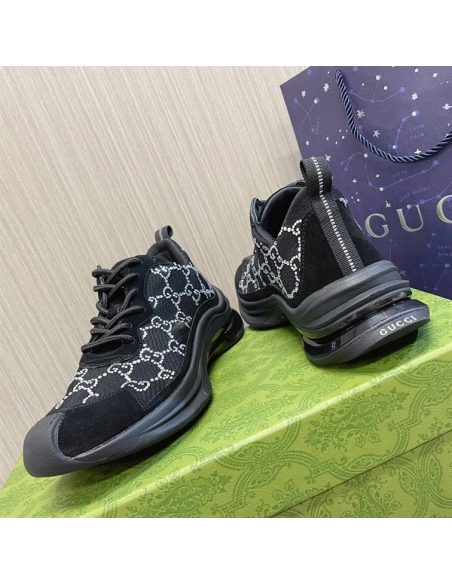 FashionStatement,GUCCI,IconicStyle,ItalianCraftsmanship,LuxuryFootwear,SNEAKER