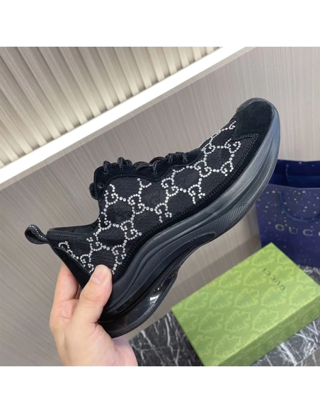 FashionStatement,GUCCI,IconicStyle,ItalianCraftsmanship,LuxuryFootwear,SNEAKER