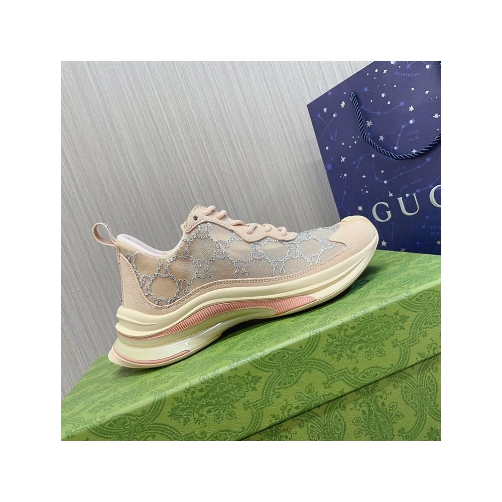 FashionStatement,GUCCI,IconicStyle,ItalianCraftsmanship,LuxuryFootwear,SNEAKER