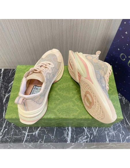 FashionStatement,GUCCI,IconicStyle,ItalianCraftsmanship,LuxuryFootwear,SNEAKER