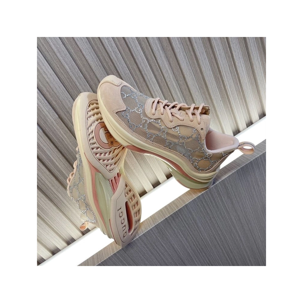 FashionStatement,GUCCI,IconicStyle,ItalianCraftsmanship,LuxuryFootwear,SNEAKER