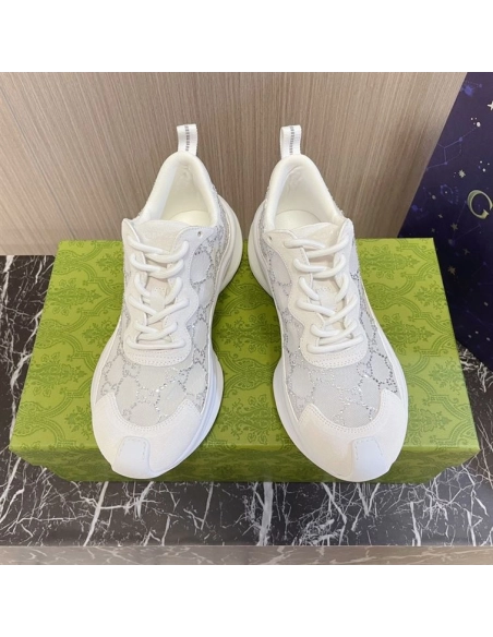 FashionStatement,GUCCI,IconicStyle,ItalianCraftsmanship,LuxuryFootwear,SNEAKER