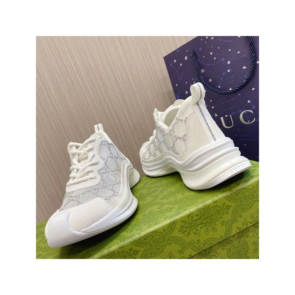 FashionStatement,GUCCI,IconicStyle,ItalianCraftsmanship,LuxuryFootwear,SNEAKER