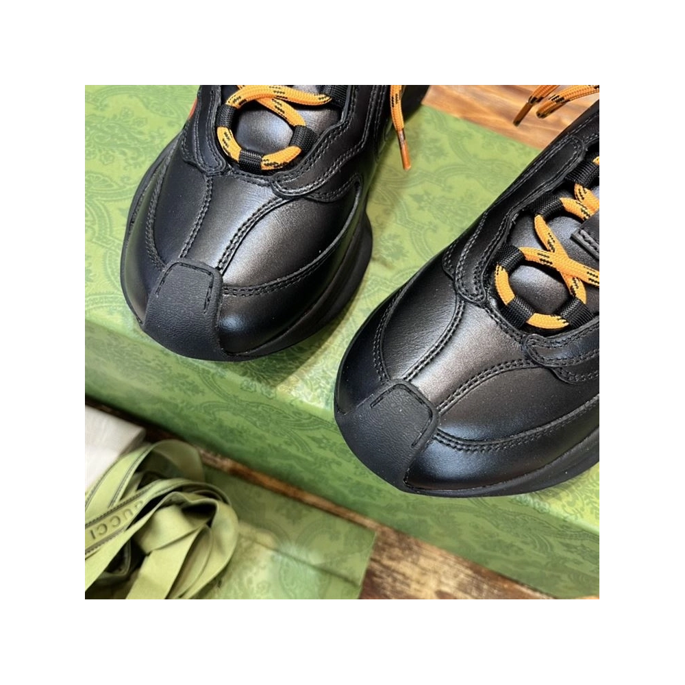 FashionStatement,GUCCI,IconicStyle,ItalianCraftsmanship,LuxuryFootwear,SNEAKER