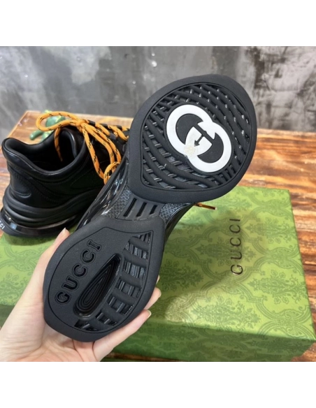 FashionStatement,GUCCI,IconicStyle,ItalianCraftsmanship,LuxuryFootwear,SNEAKER