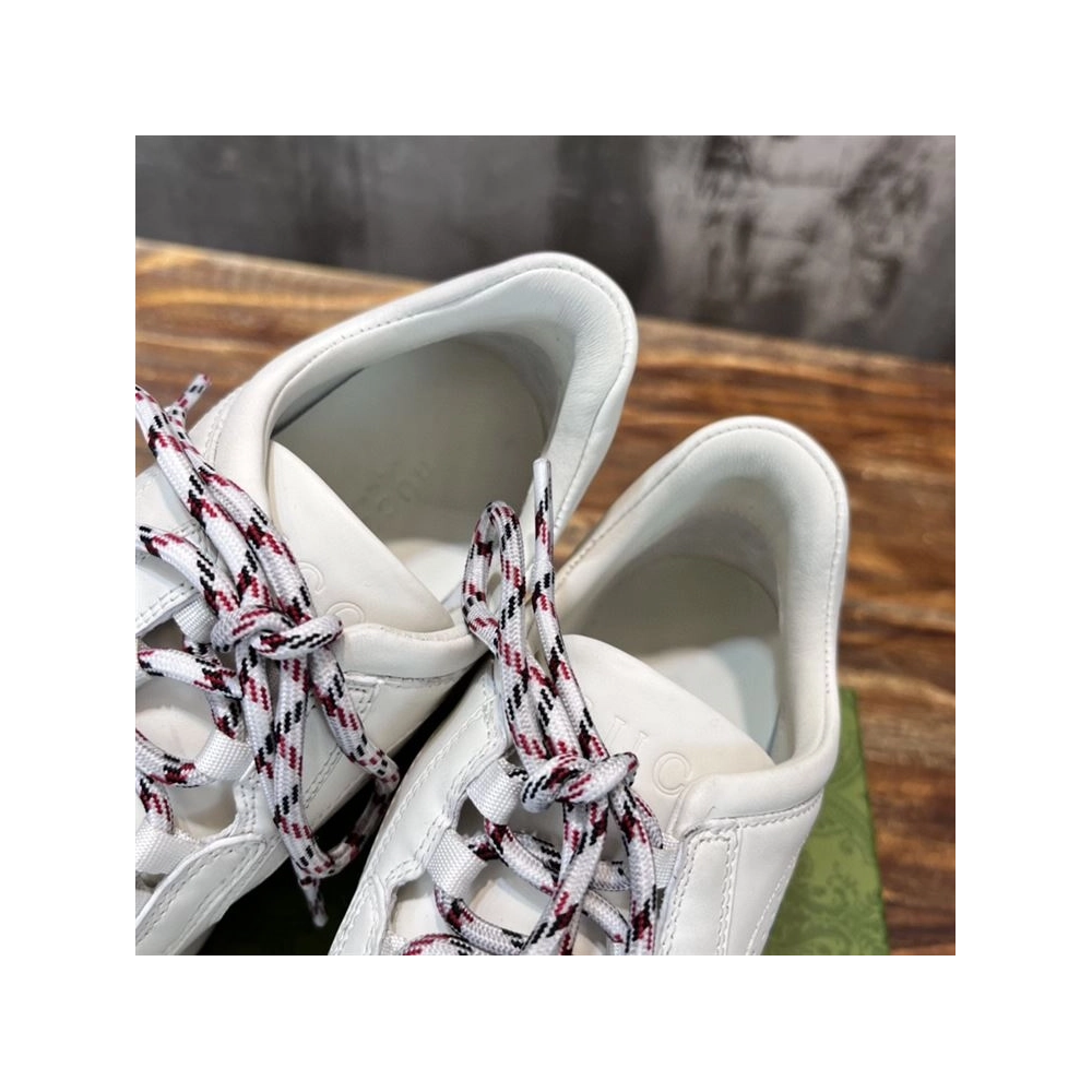 FashionStatement,GUCCI,IconicStyle,ItalianCraftsmanship,LuxuryFootwear,SNEAKER