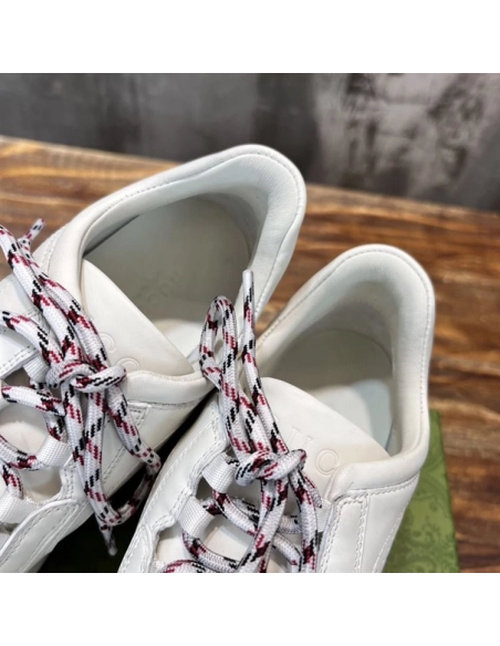 FashionStatement,GUCCI,IconicStyle,ItalianCraftsmanship,LuxuryFootwear,SNEAKER