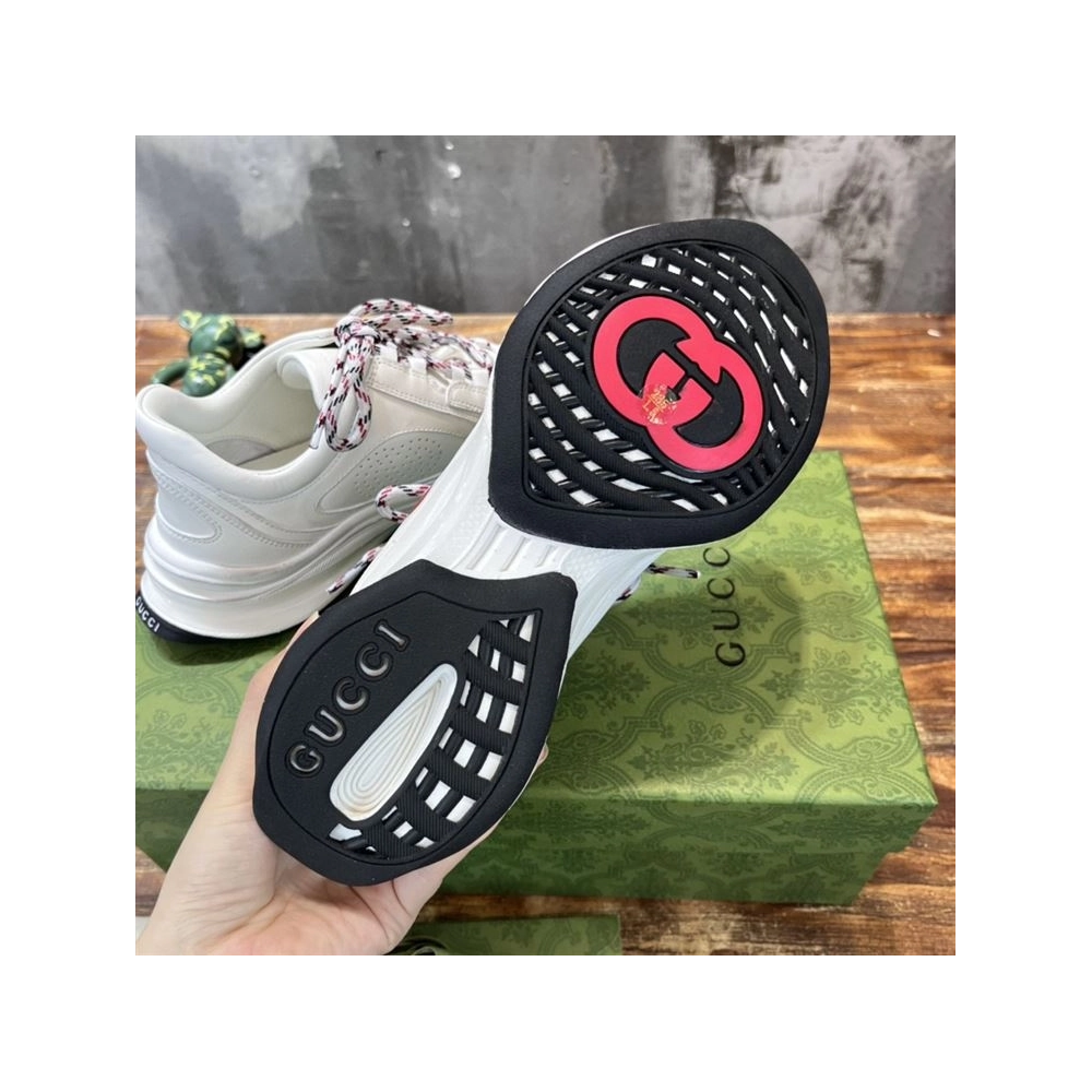 FashionStatement,GUCCI,IconicStyle,ItalianCraftsmanship,LuxuryFootwear,SNEAKER