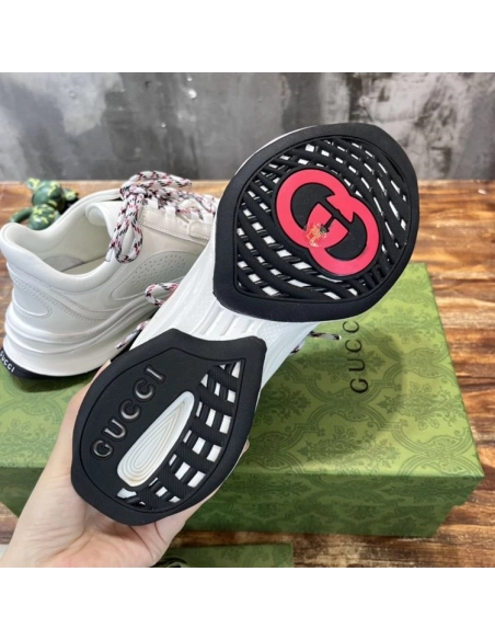 FashionStatement,GUCCI,IconicStyle,ItalianCraftsmanship,LuxuryFootwear,SNEAKER